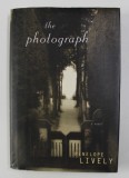 THE PHOTOGRAPH by PENELOPE LIVELY , 2003