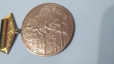 MEDALIE ROMANIA 23 AUGUST -40 ANI 1944 -1984 foto