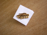 QW9 N 95 - insigna - militar - transportor anfibiu blindat