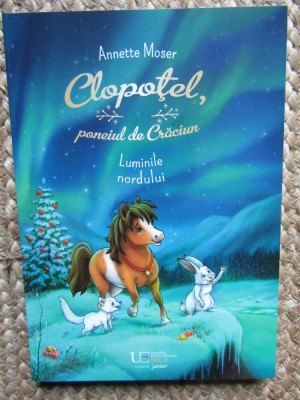 Clopotel, poneiul de Craciun. Luminile Nordului - Annette Moser foto