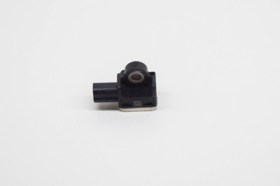 Senzor de impact lateral st&amp;acirc;nga VOLVO S60 II 2013 OEM: 121123,31334336 11403254 foto