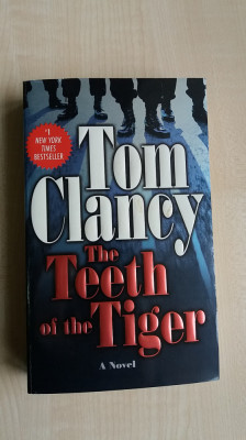 Tom Clancy &amp;ndash; The Teeth of the Tiger (Berkley Books, 2004) foto