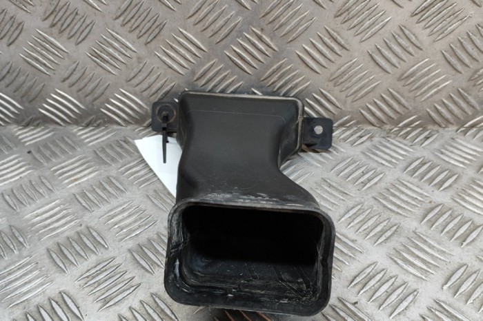 Tub de admisie aer BMW i3 I01 2020 OEM: 9309567 22074989
