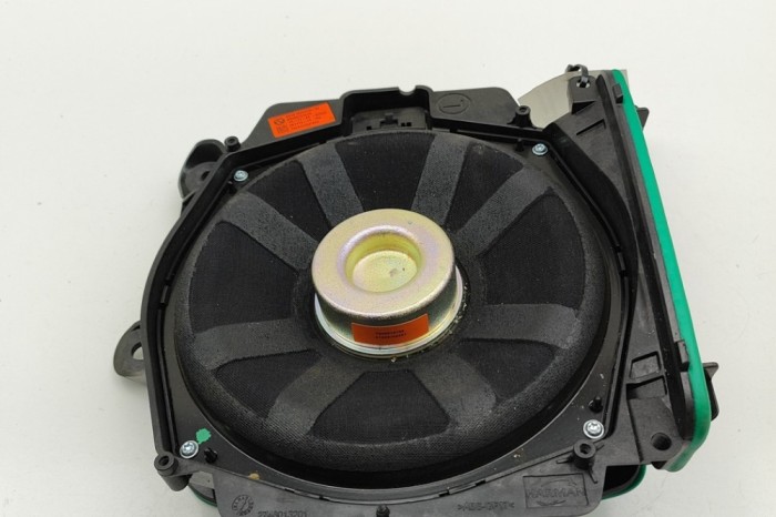 Subwoofer podea st&acirc;nga BMW 4 Convertible G23, G83 2022 OEM: 2622489 | 31641067