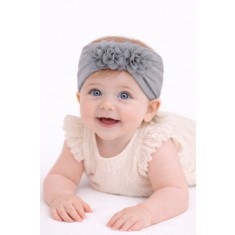 Bentita lata gri pentru fetite cu floricele aplicate