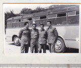 Bnk foto - Militieni langa autocar Rocar TV2, Alb-Negru, Romania de la 1950, Transporturi