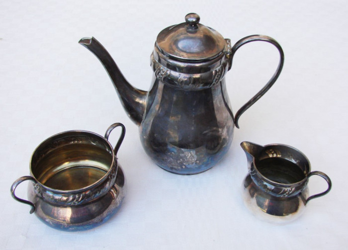 Set danez format din ceainic, zaharnita si letiera argintate, anii 1940