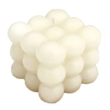 Lumanare parfumata, flippy, din ceara de soia, model cub, gradient in 3 culori pale, 6x6x6 cm, aroma de musetel, alb