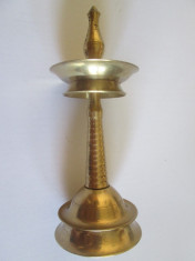 Sfe?nic indian din bronz lucrat manual,inaltime=19,5 cm,diametrul talpa=7,7 cm foto