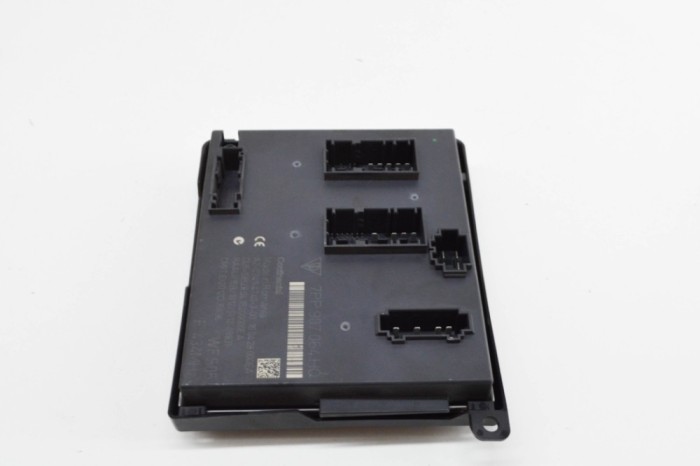 Modul de confort PORSCHE CAYENNE 92A 2015 OEM: 7PP907064HQ,A2C7414740300,7PP907348B 21327492