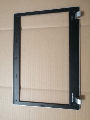 rama carcasa display Lenovo Thinkpad E335 L330 E330 edge foto