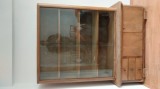 Mobilier divers, dulap, vitrina din lemn masiv de cires, masuta si lampadar imitatie marmura, etc.