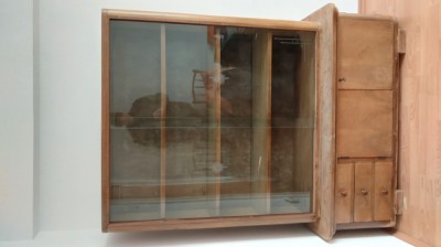 Mobilier divers, dulap, vitrina din lemn masiv de cires, masuta si lampadar imitatie marmura, etc. foto