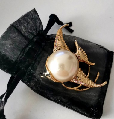 Brosa peste /Martisor perla inox PLACAT AUR 18K si Swarovski foto