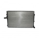 Radiator racire apa motor Audi, Seat, Skoda, VW 1.2-2.0D 647x440x32mm cod OEM 3C0121253AR, 3C0121253Q, 53425A, 1924001040