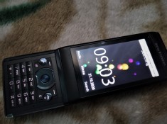 TELEFON DE COLECTIE SONY ERICSSON U10I AINO FUNCTIONAL SI DECODAT.CITITI ANUNTUL foto