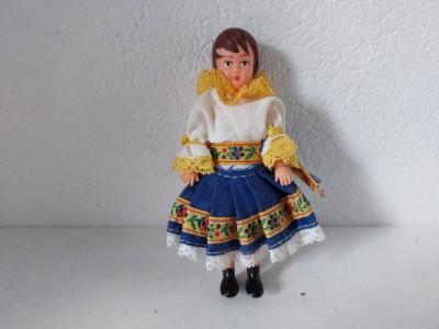 Papusa vintage slovaca / Cehoslovacia, Lidova Tvorba, anii 80, 11cm foto