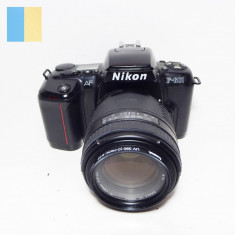 Nikon F-601 cu obiectiv Sigma UC Zoom 70-210mm f/4-5.6 Multi-Coated foto