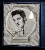 Cristal gravat 3D Elvis Presley si autograful sau