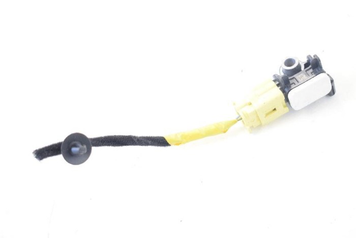 Senzor de impact st&acirc;nga spate ALFA ROMEO GIULIETTA 940_ 2012 OEM: 50509587 10689676
