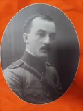 Fotografie veche Militar de cariera din timpul razboiului,fotografie tip tablou oval cadru militar de colectie