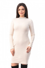 U615-15 Rochie crem de zi, tricotata si accesorizata la gat foto