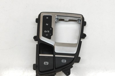 Ornament schimbător de viteze AUDI Q7 4M 2016 OEM: 4M1713111F,4M1927225A | 32067198 foto