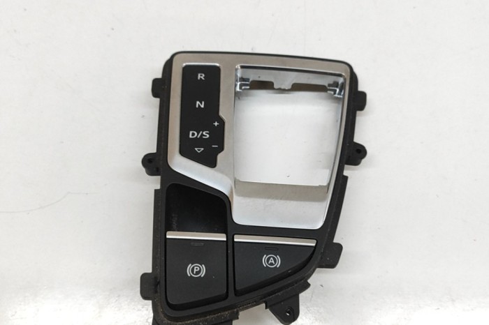 Ornament schimbător de viteze AUDI Q7 4M 2016 OEM: 4M1713111F,4M1927225A | 32067198
