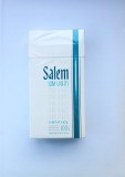 Pachet PLIN cu tigari SALEM SLIM LIGHTS anii 1990, MADE IN USA