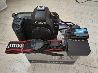 Camera Canon EOS 5D Mark II foto