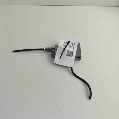 Amplificator de antena AUDI A8 D2 4D2, 4D8 1997 OEM: 4D0035585 foto