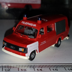 bnk jc Revell Praline 82406 Ford Transit Feuerwehr 1/87