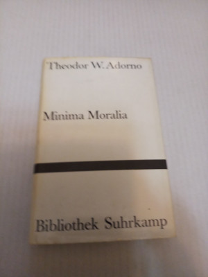 Minima Moralia - Theodor Adorno foto