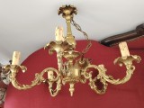 Superb candelabru antic in stilul francez Louis cu 5 brațe ,piesa cu o lucrătură de o foarte mare finețe,stare excelentă,