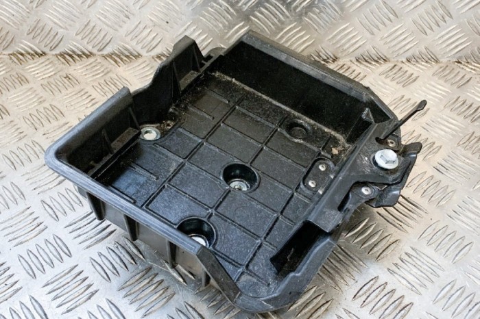 Suport baterie TOYOTA C-HR _X1_ 2019 OEM: 74404-47030 10870769
