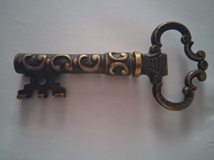 Tirbuson cheie vintage - modelul nr.2