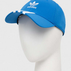 adidas Originals șapcă cu imprimeu IS1626