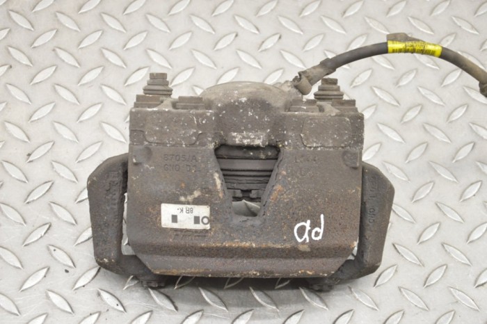 Etrier de fr&acirc;nă dreapta față AUDI Q5 8R 2010 17563143