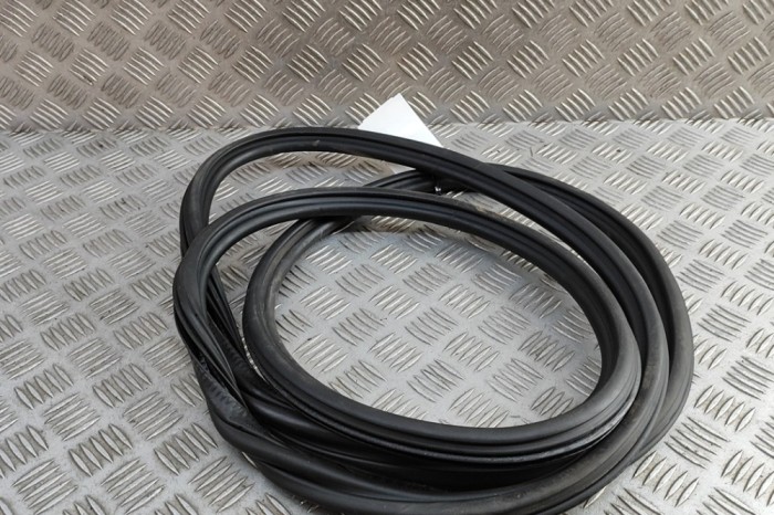 Garnitura ușă dreapta față AUDI A6 Avant 4G5, C7, 4GD 2015 OEM: 4G0837911A | 31459617