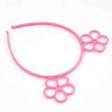 Bentita roz din plastic cu flori decorative stilizate