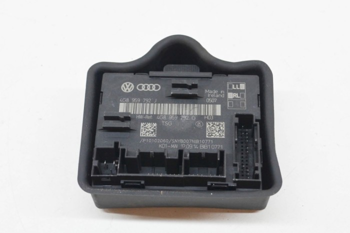 Modul de control ușă st&acirc;nga față AUDI A6 4G2, C7, 4GC 2014 OEM: 4G8959792J,4G8959792G,4G0907577 | 13667595