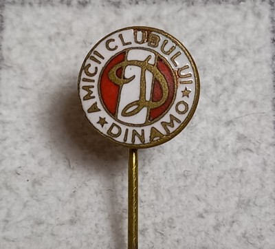 Insigna fotbal - &amp;quot;AMICII CLUBULUI&amp;quot; DINAMO Bucuresti foto