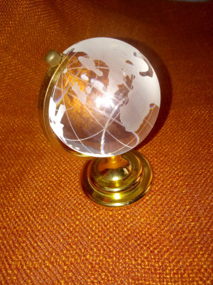 Glob pamantesc din cristal gravat 55 mm foto