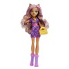 Papusa Monster High Clawdeen Wolf, set cu accesorii, rochie mov, geanta, pantofi