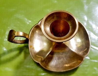 D916-Sfesnic mic de mana si camera Biedermeier bronz masiv aurit forma trifoi. foto