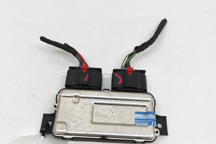 Unitate de control pompa de combustibil MERCEDES-BENZ GLB X247 2024 OEM: A0009008214,A0009015303 | 31864332