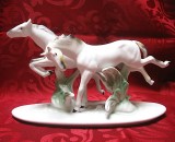 BIBELOU PORTELAN MAT BISCUIT PORFIN CLUJ - CAI 26 CM