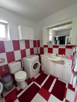 Casă cu curte de v&amp;acirc;nzare, &amp;icirc;n TECUCI! foto