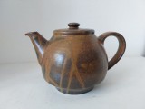 Ceainic ceramic (gresie) in tonuri pamantii (nuante de maro cu ocru), 15cm inaltime x 22cm latime
