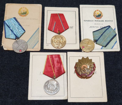 RPR 1960 lot medalii si brevete acordate unui ofiter din Ministerul de Interne foto